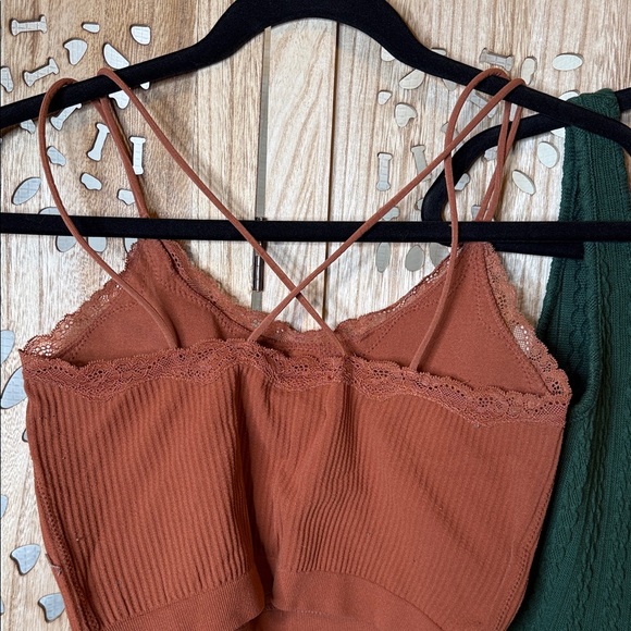 Women's Assorted Sleeveless Tops - Picture 9 of 10